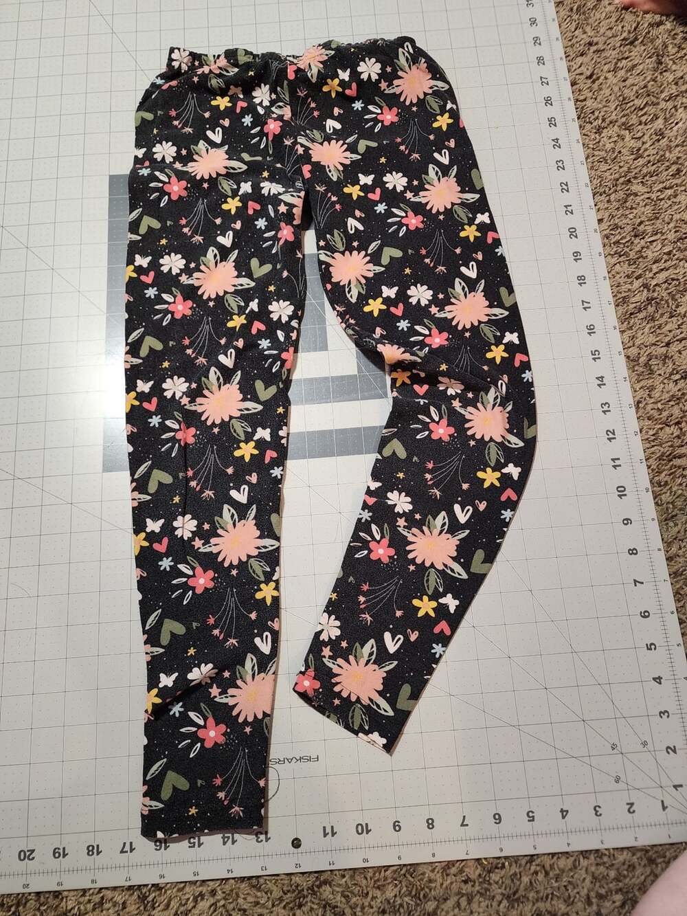 Bobbie Brooks Floral Leggings Size L (10/12) Black